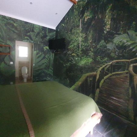 Le Donjon Des Combes Et Son Spa ฟายองซ์ ภายนอก รูปภาพ