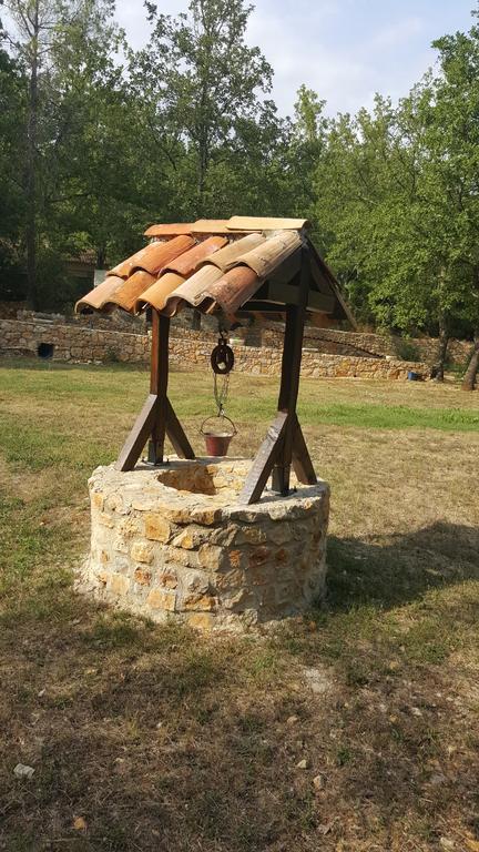 Le Donjon Des Combes Et Son Spa ฟายองซ์ ภายนอก รูปภาพ