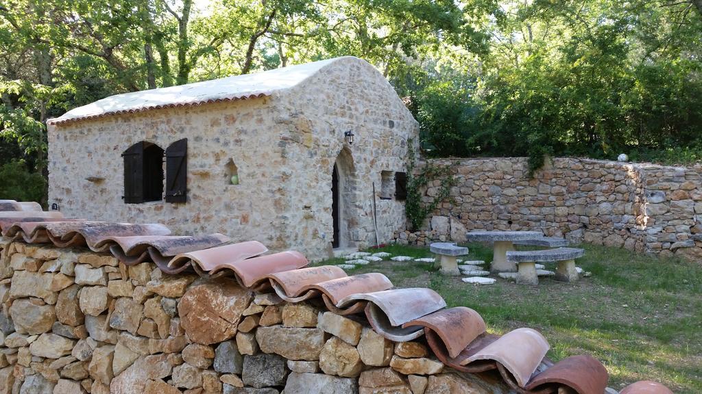 Le Donjon Des Combes Et Son Spa ฟายองซ์ ห้อง รูปภาพ