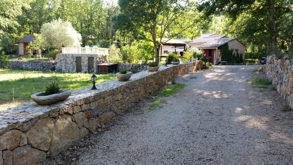 Le Donjon Des Combes Et Son Spa ฟายองซ์ ห้อง รูปภาพ