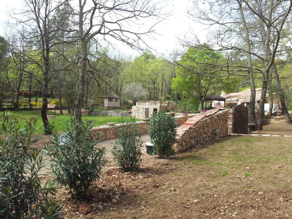 Le Donjon Des Combes Et Son Spa ฟายองซ์ ห้อง รูปภาพ