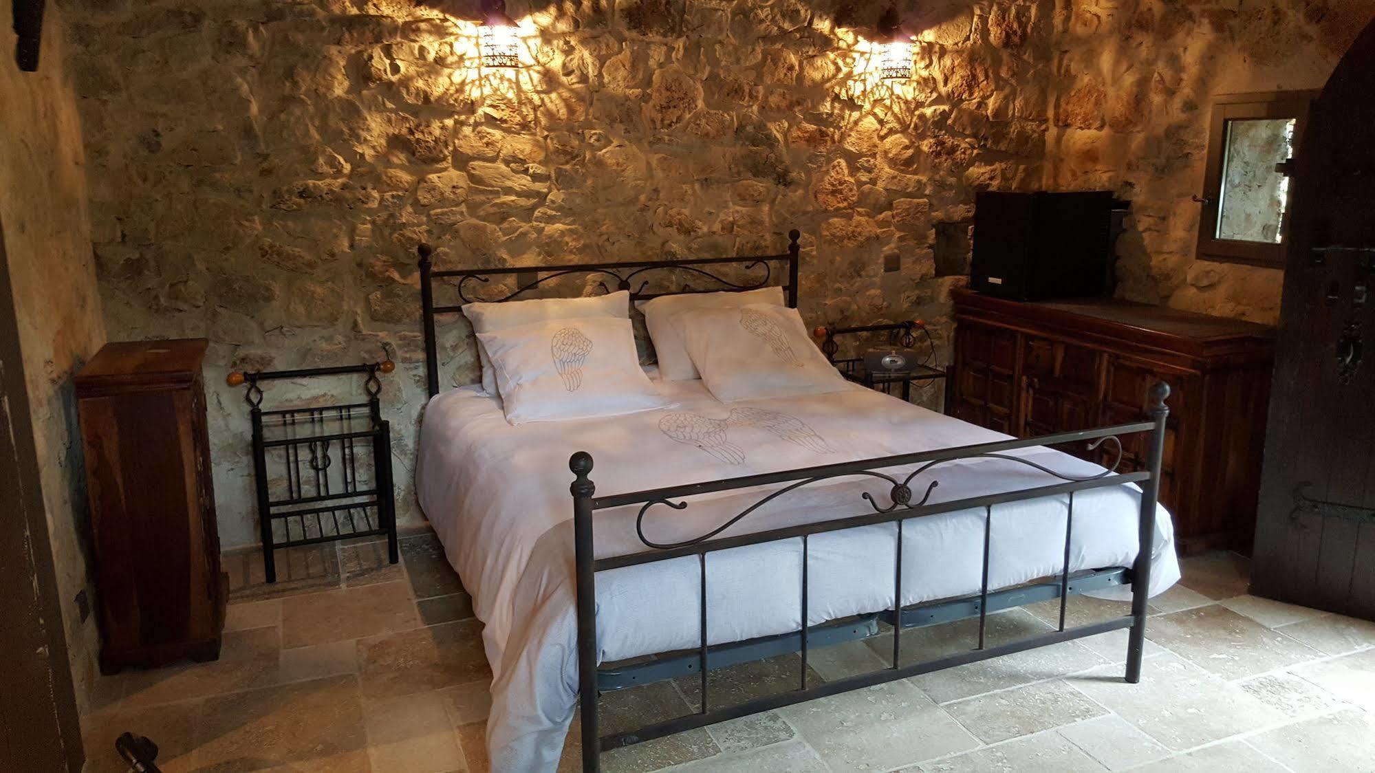 Le Donjon Des Combes Et Son Spa ฟายองซ์ ภายนอก รูปภาพ