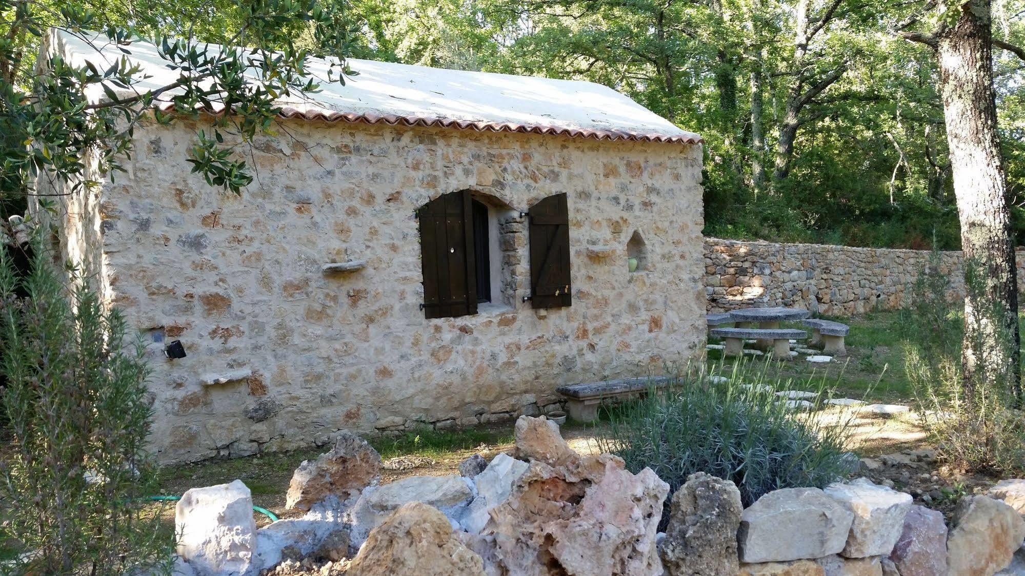 Le Donjon Des Combes Et Son Spa ฟายองซ์ ภายนอก รูปภาพ