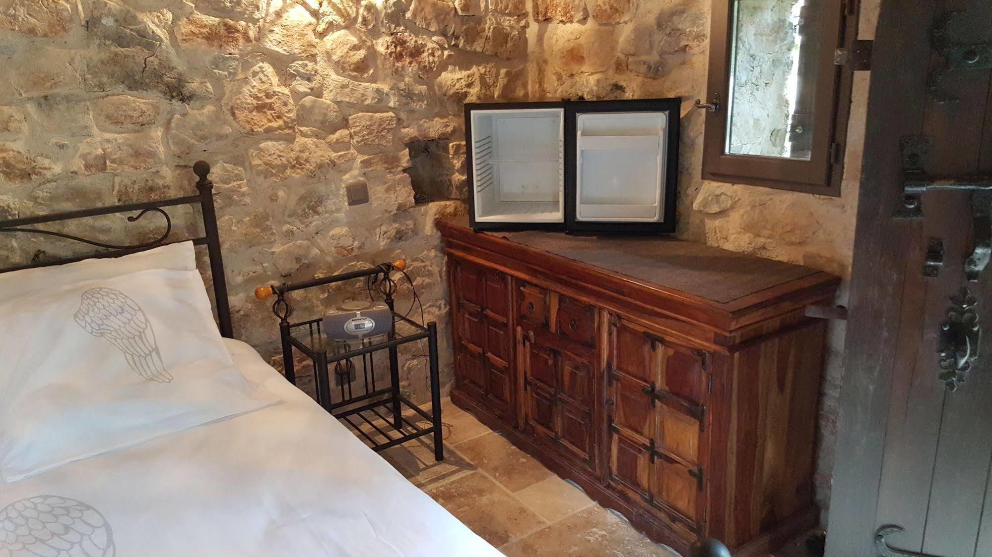 Le Donjon Des Combes Et Son Spa ฟายองซ์ ภายนอก รูปภาพ
