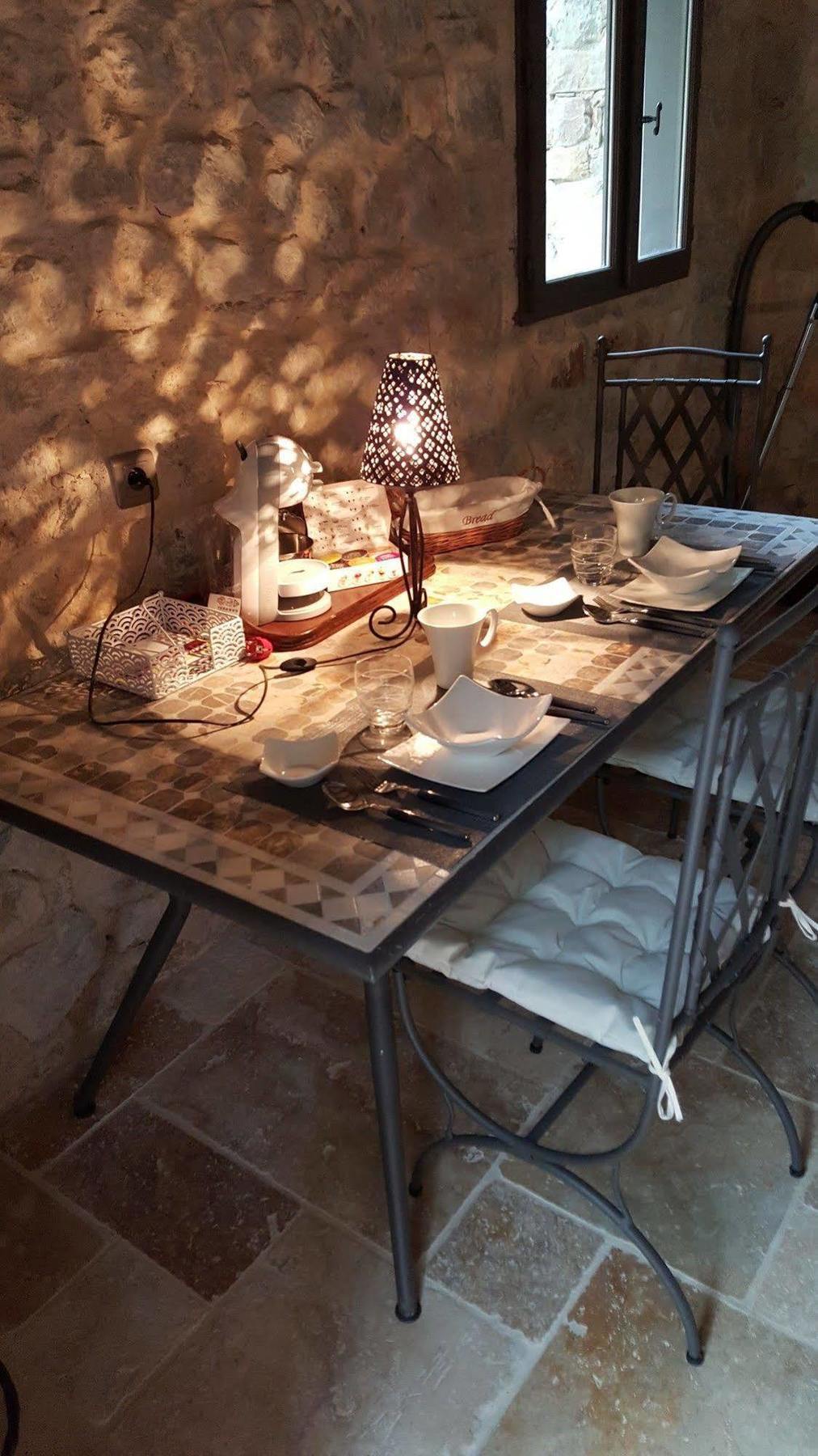 Le Donjon Des Combes Et Son Spa ฟายองซ์ ภายนอก รูปภาพ